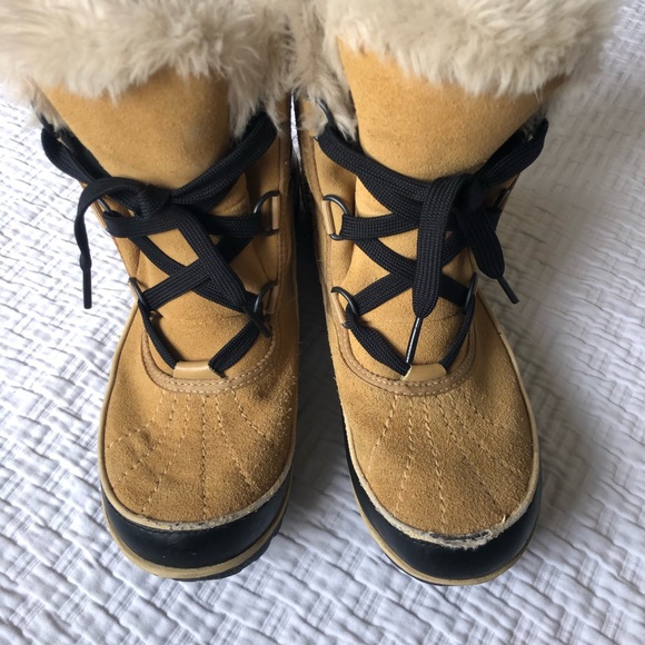 Sorel boots - Picture 3 of 7